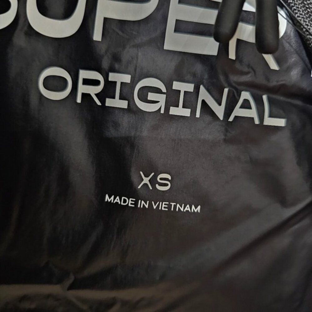Aritzia the super puff™ vest - Picture 11 of 16